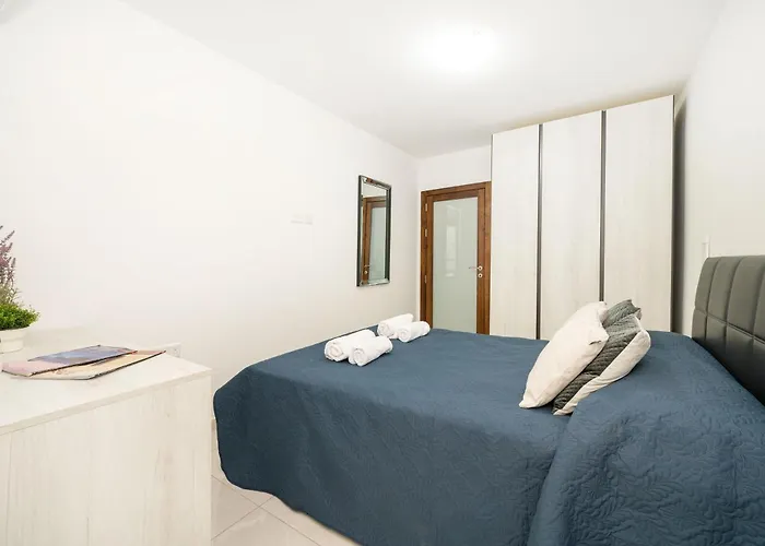 Vela Blu Apartments - Rose Court
