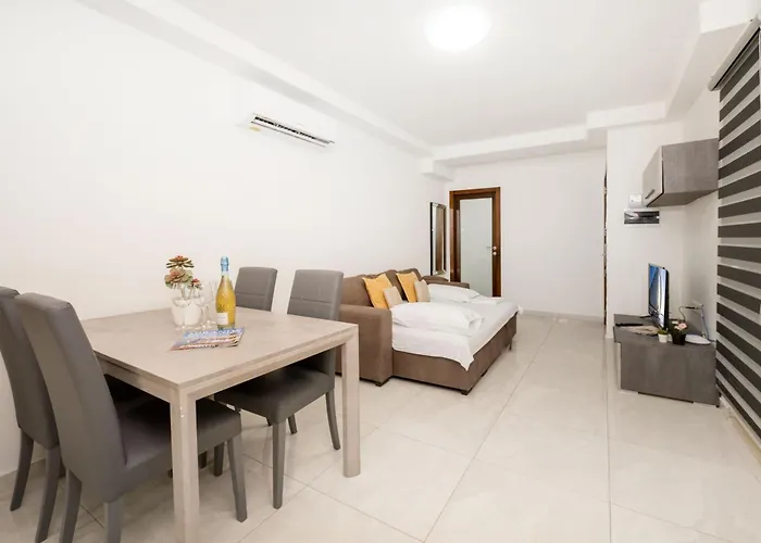 Vela Blu Apartments - Rose Court